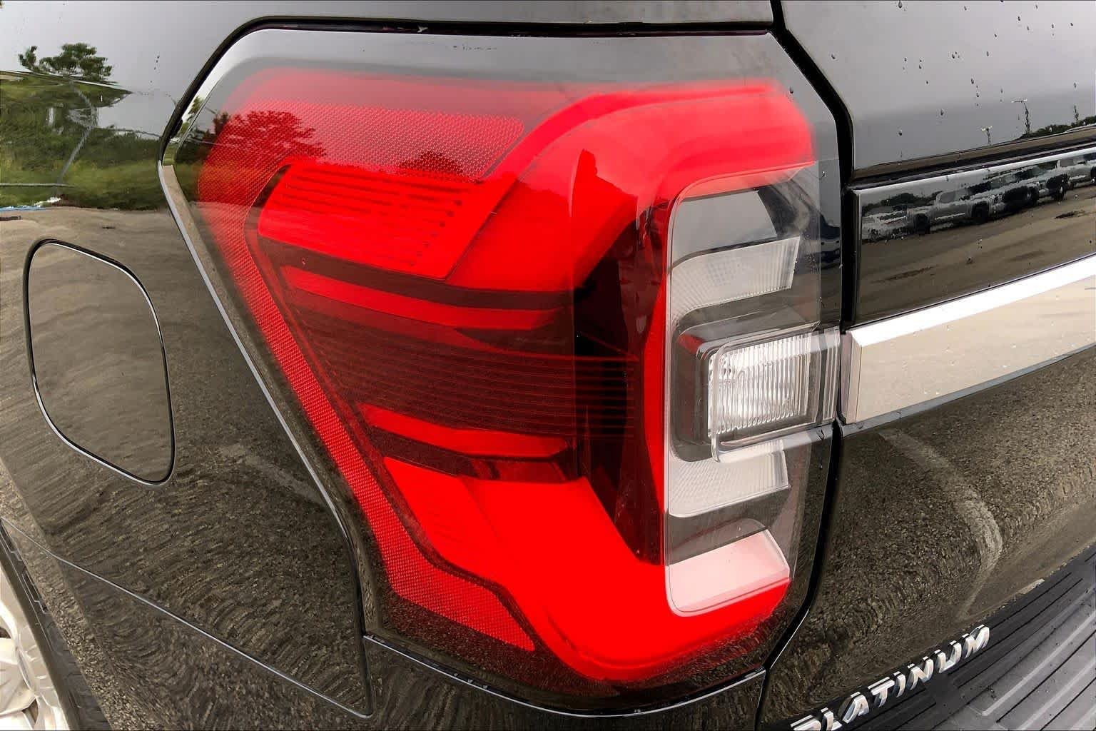 Used 2023 Agate Black Ford Platinum image 28