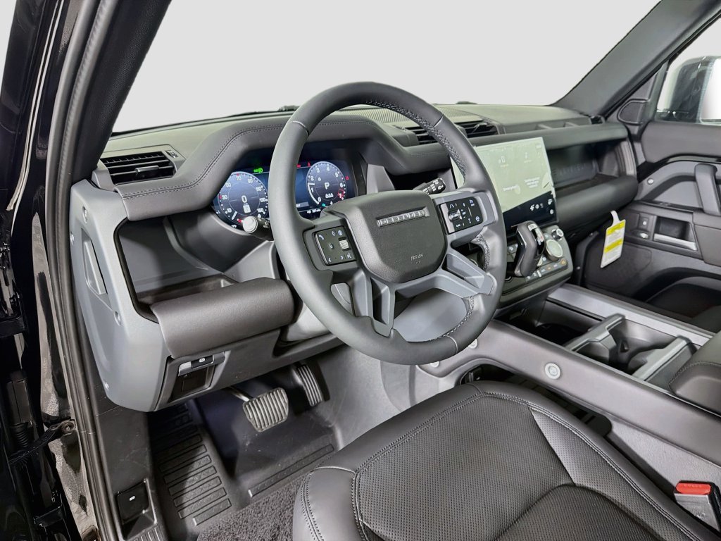 New 2026 Santorini Black Land Rover X-Dynamic SE image 9