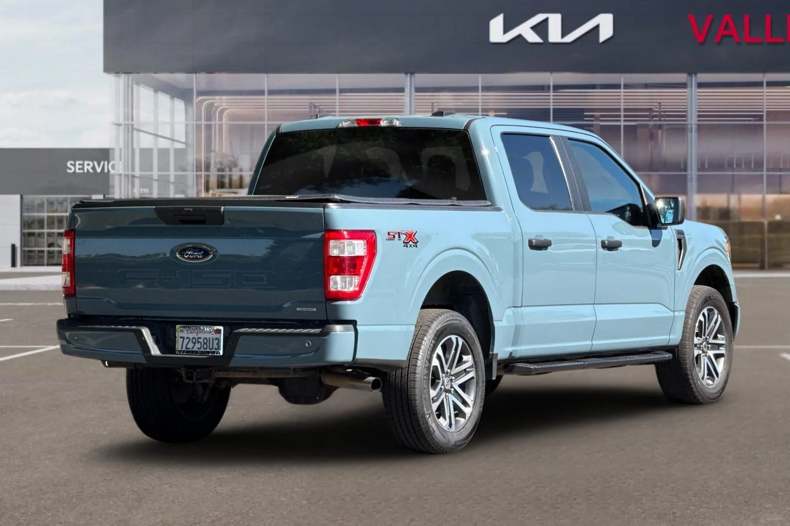 Used 2023 Blue Ford XL image 4