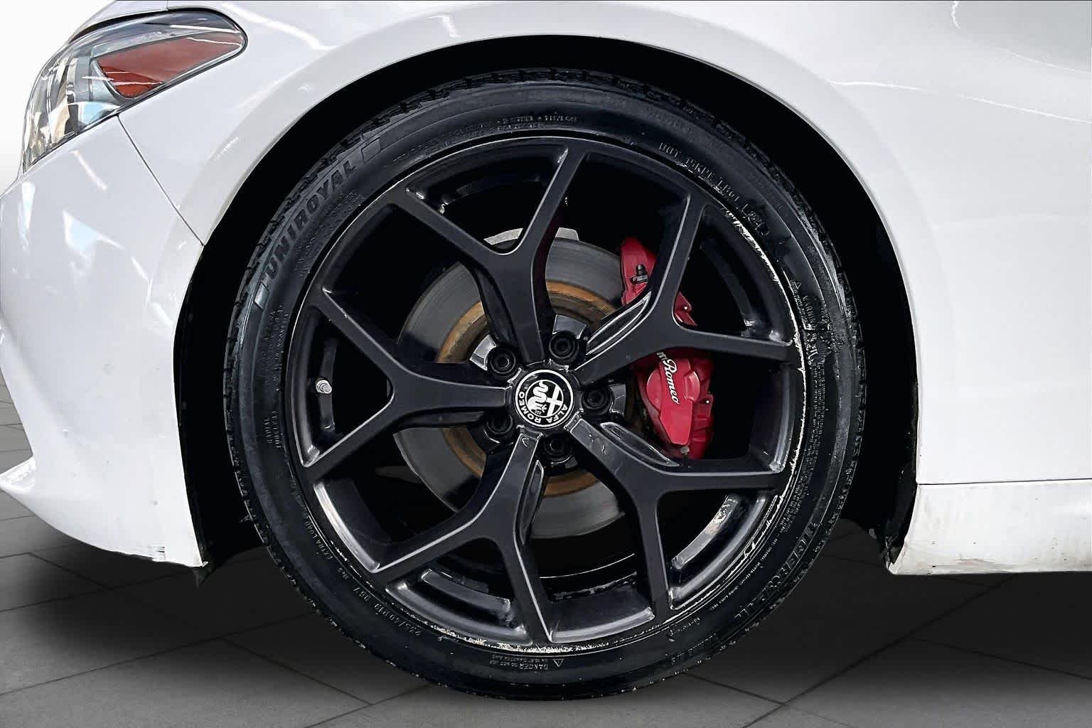 Used 2019 Alfa White Alfa Romeo  image 11