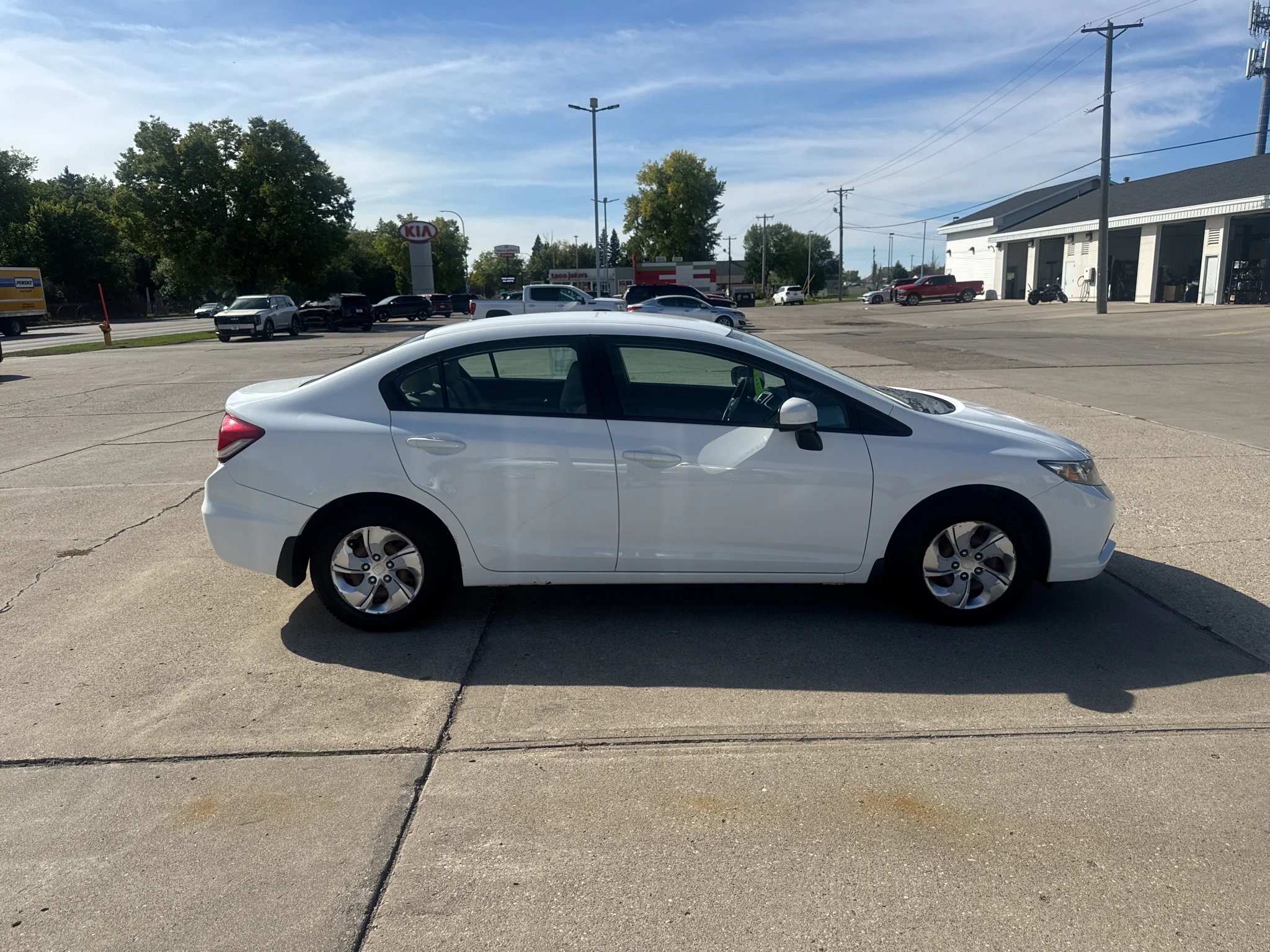 Used 2014 Taffeta White Honda LX image 5