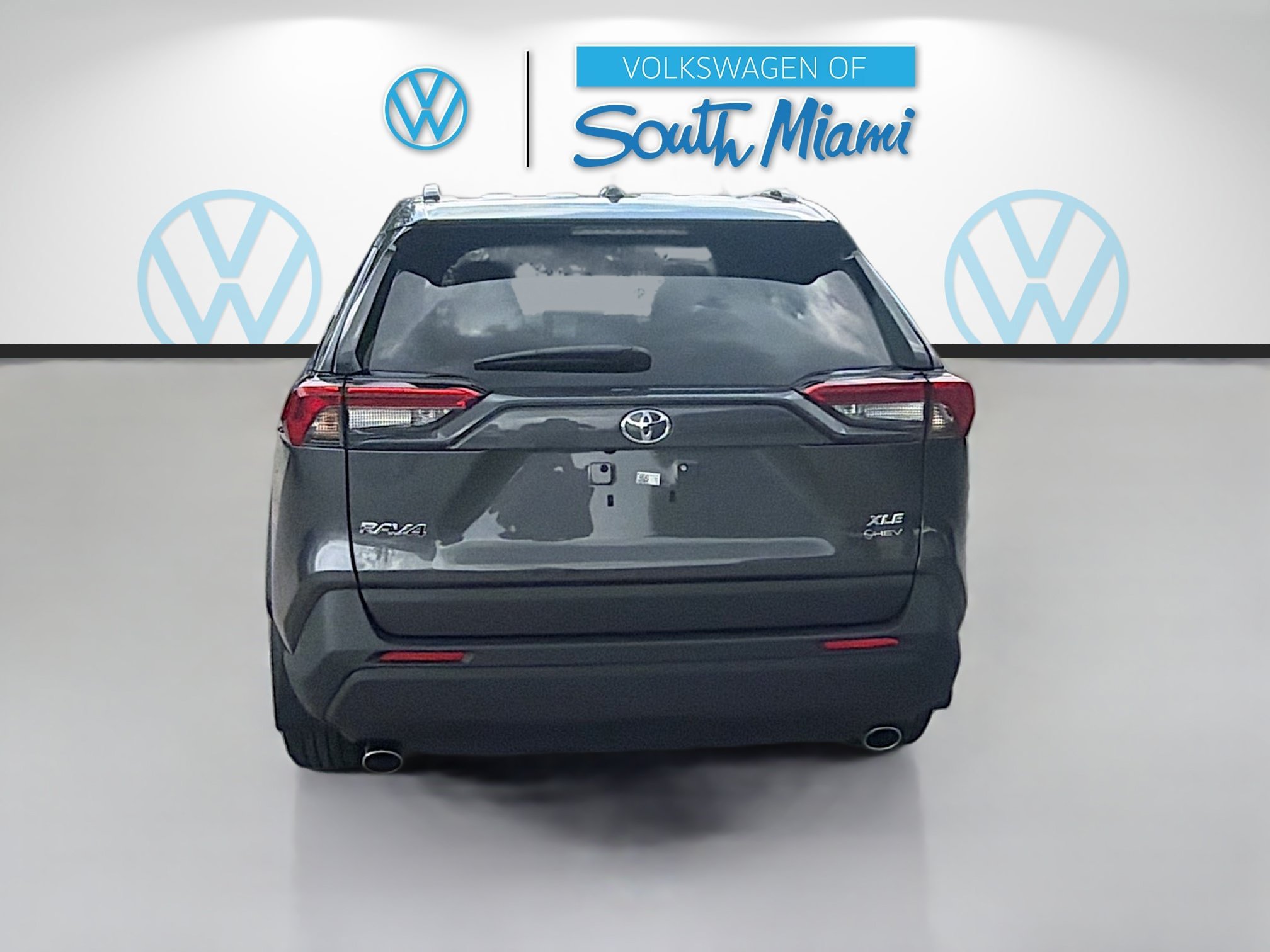 Used 2025 Magnetic Gray Metallic Toyota Hybrid XLE image 6