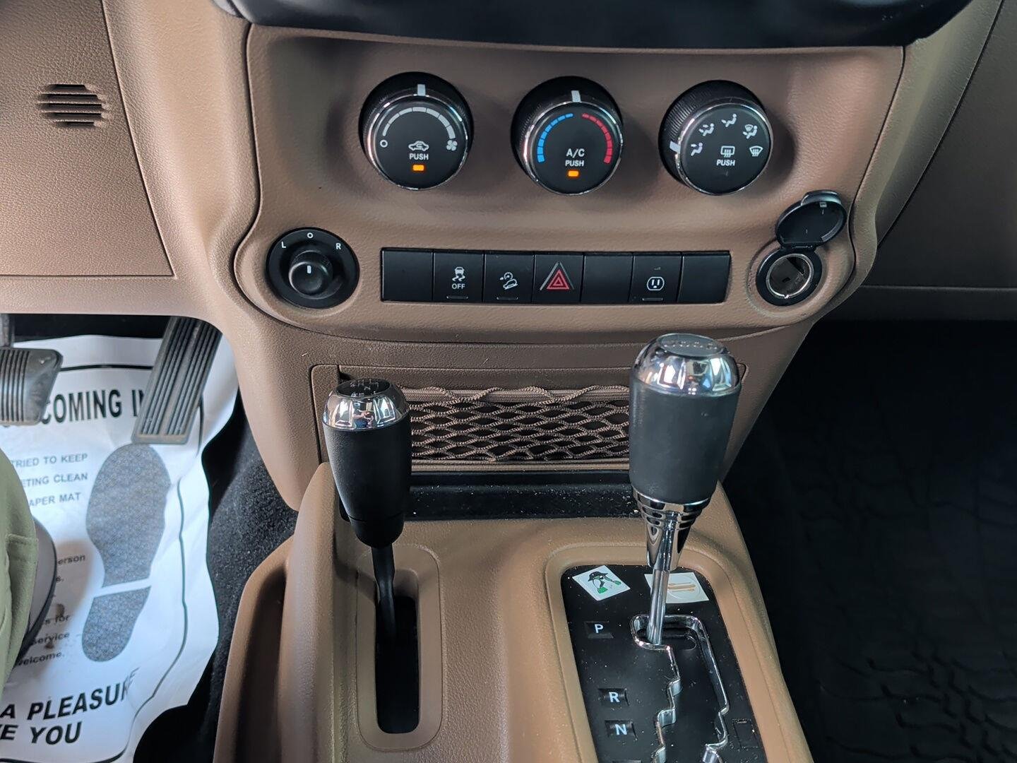 Used 2017 Gobi Clearcoat Jeep Rubicon image 19