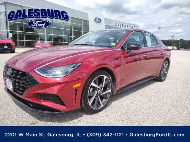 Used 2023 Red Hyundai SEL Plus image 1
