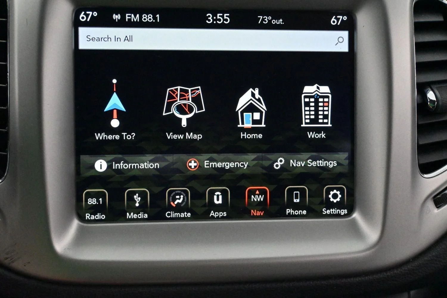 Used 2019 White Clearcoat Jeep Latitude image 21