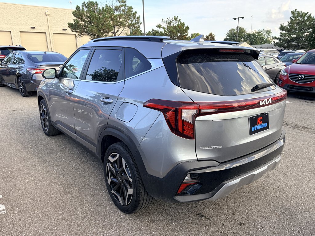 Used 2024 Steel Gray Kia SX image 3