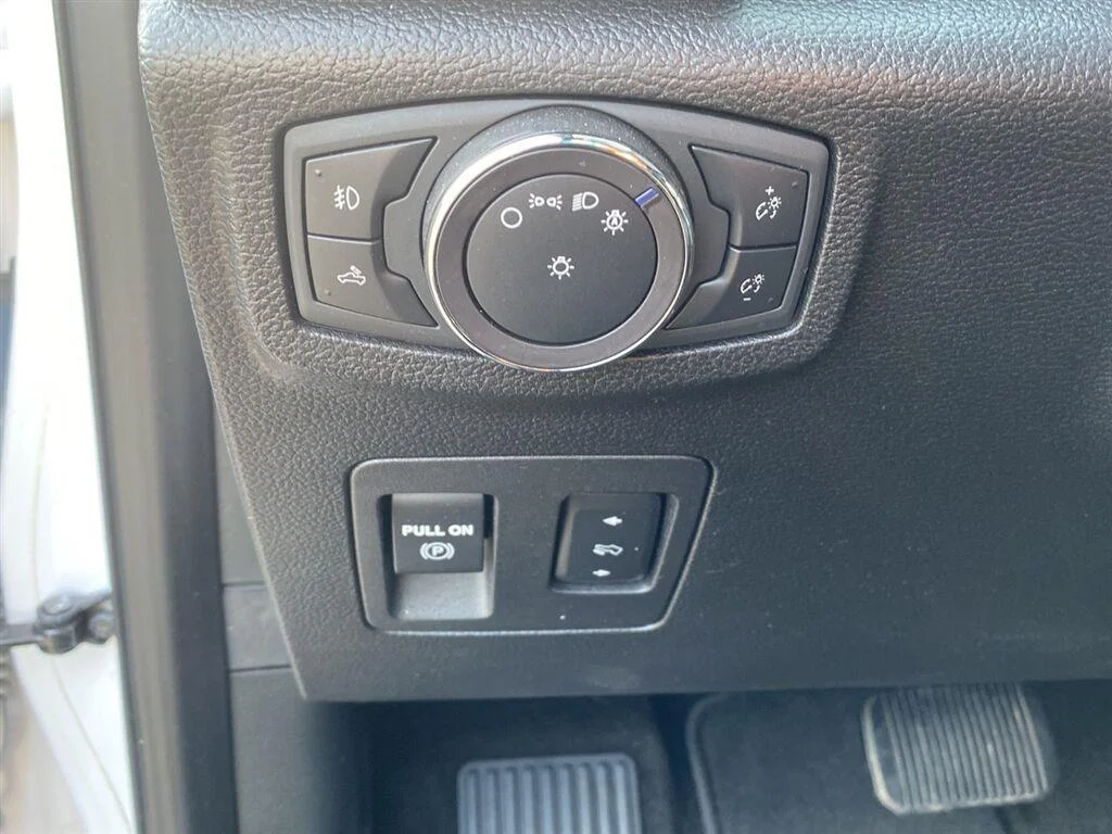 Used 2019 Oxford White Ford XLT image 19