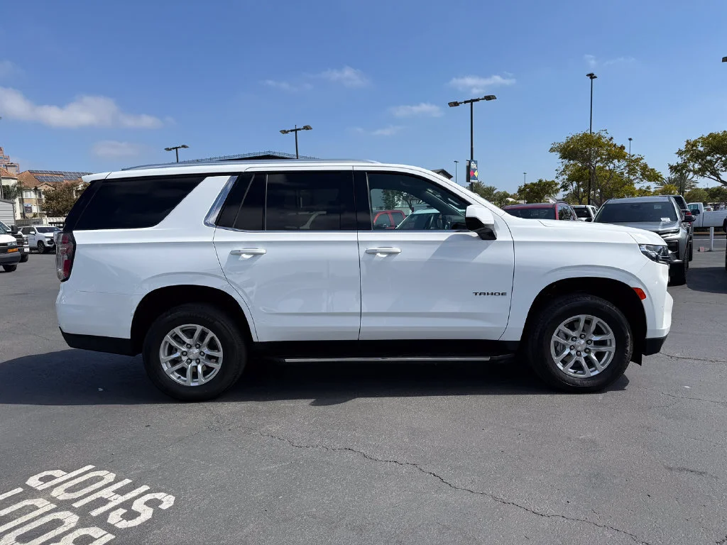 Used 2024 Summit White Chevrolet LT image 6