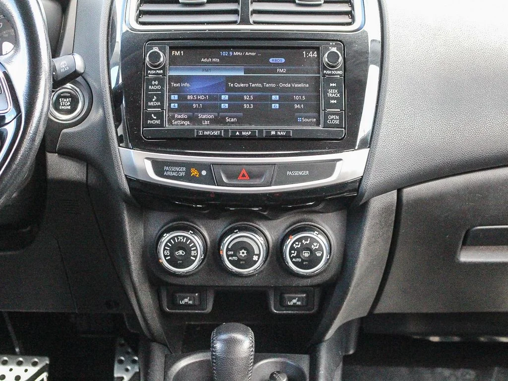 Used 2017  Mitsubishi SEL image 15