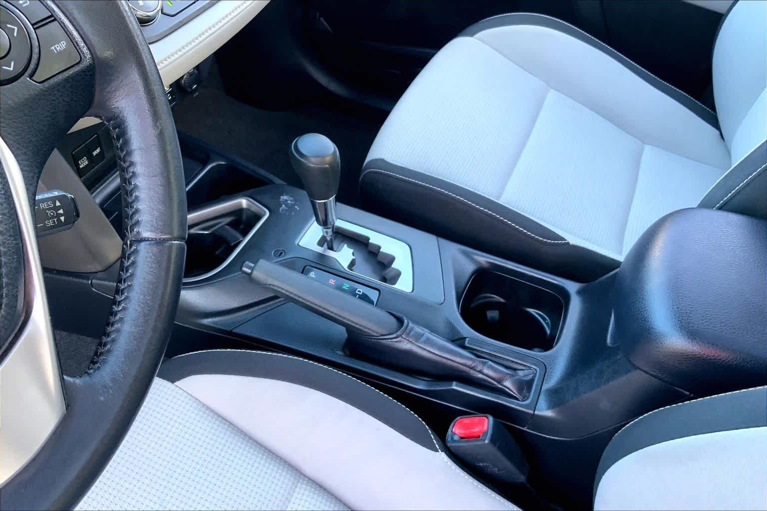 Used 2016 Super White Toyota XLE image 14