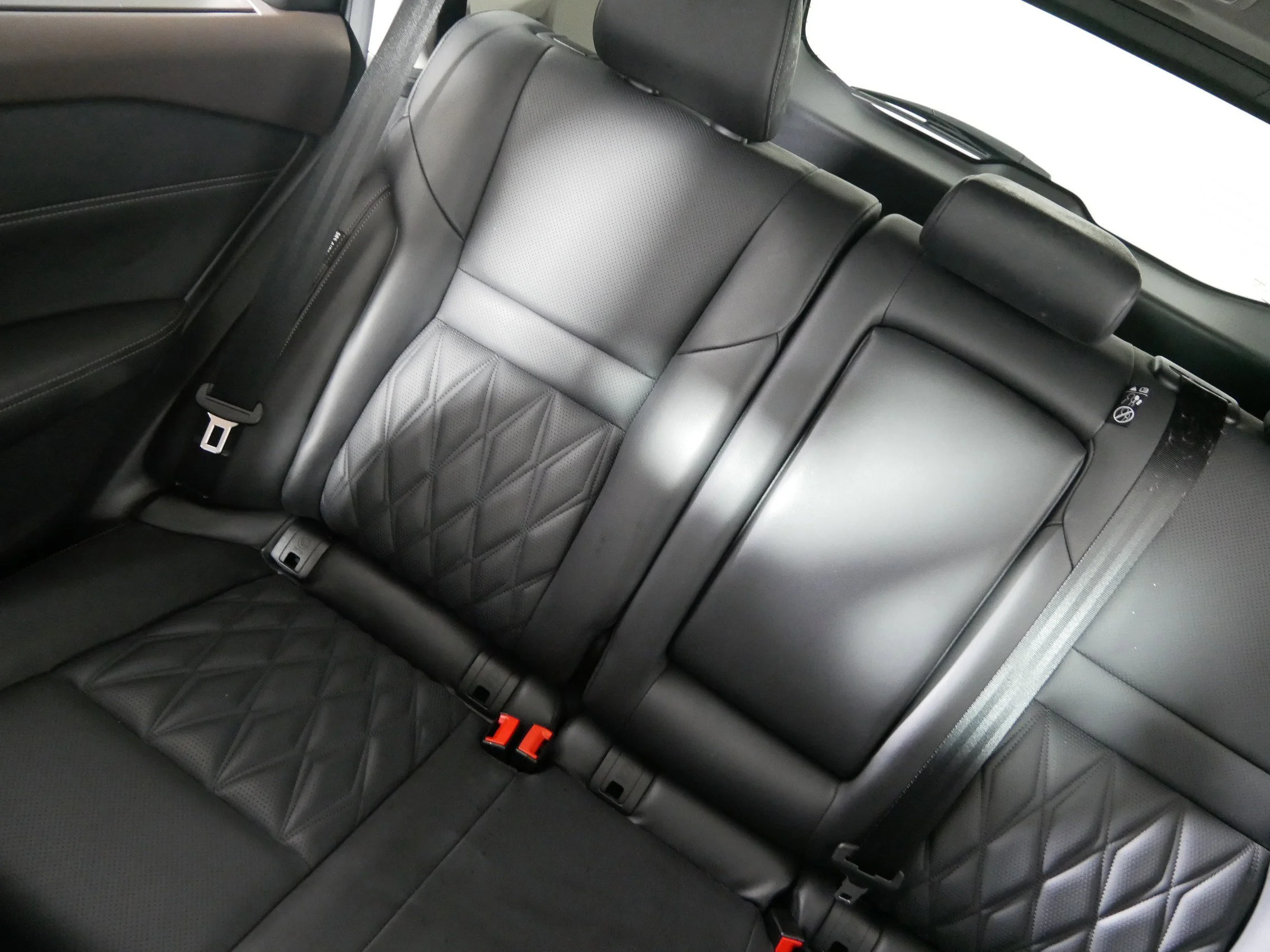 Used 2021 Champagne Silver Metallic Nissan Platinum image 12