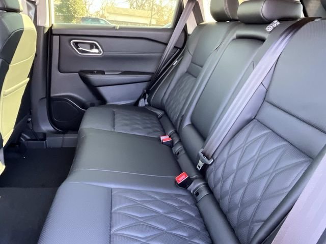 New 2026 Everest White Pearl TriCoat Nissan Platinum image 22