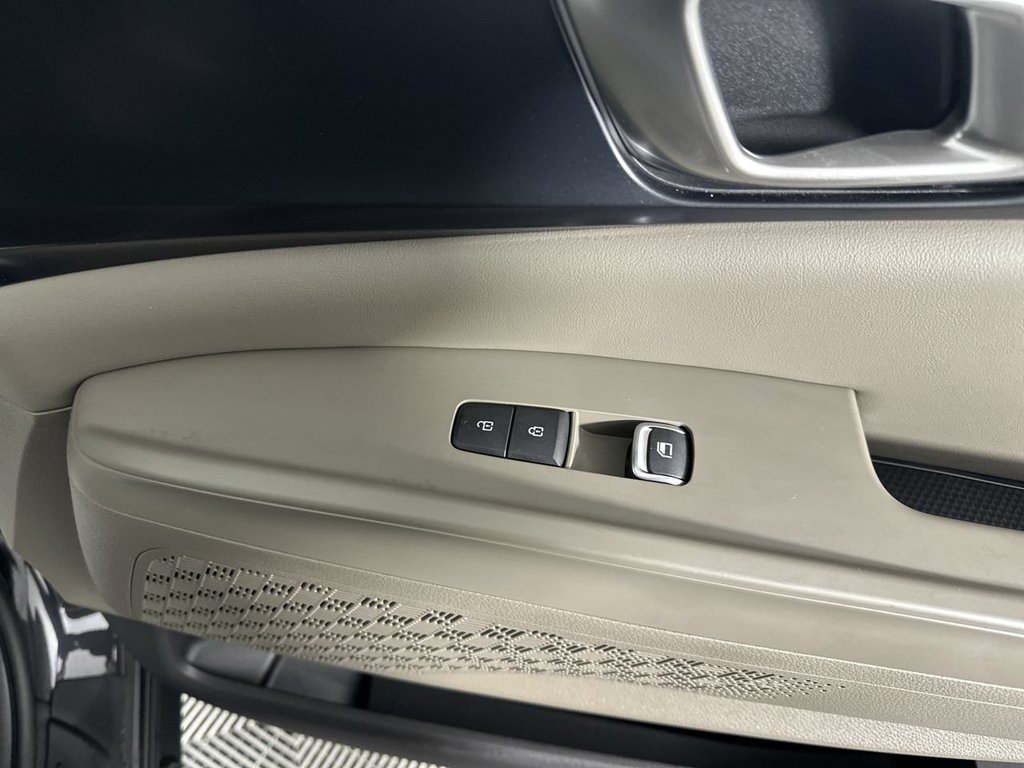 Certified Used 2026  Kia LX image 13