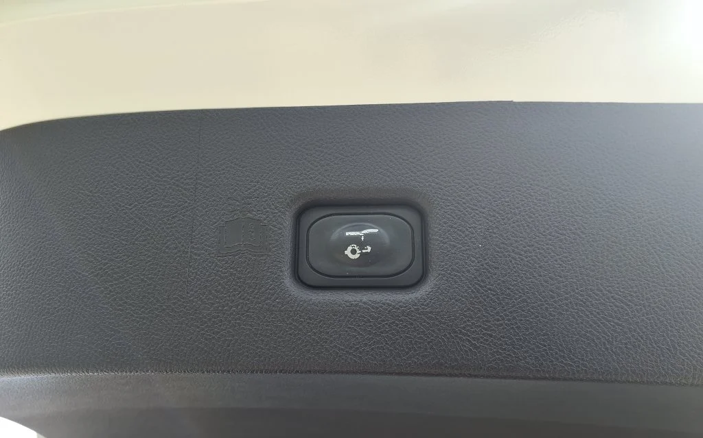 Used 2023 White Lincoln Black Label image 10