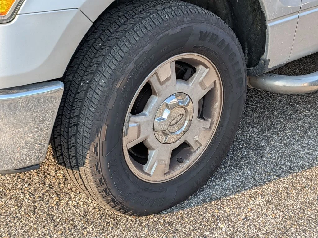 Used 2013 Silver Ford XLT image 6