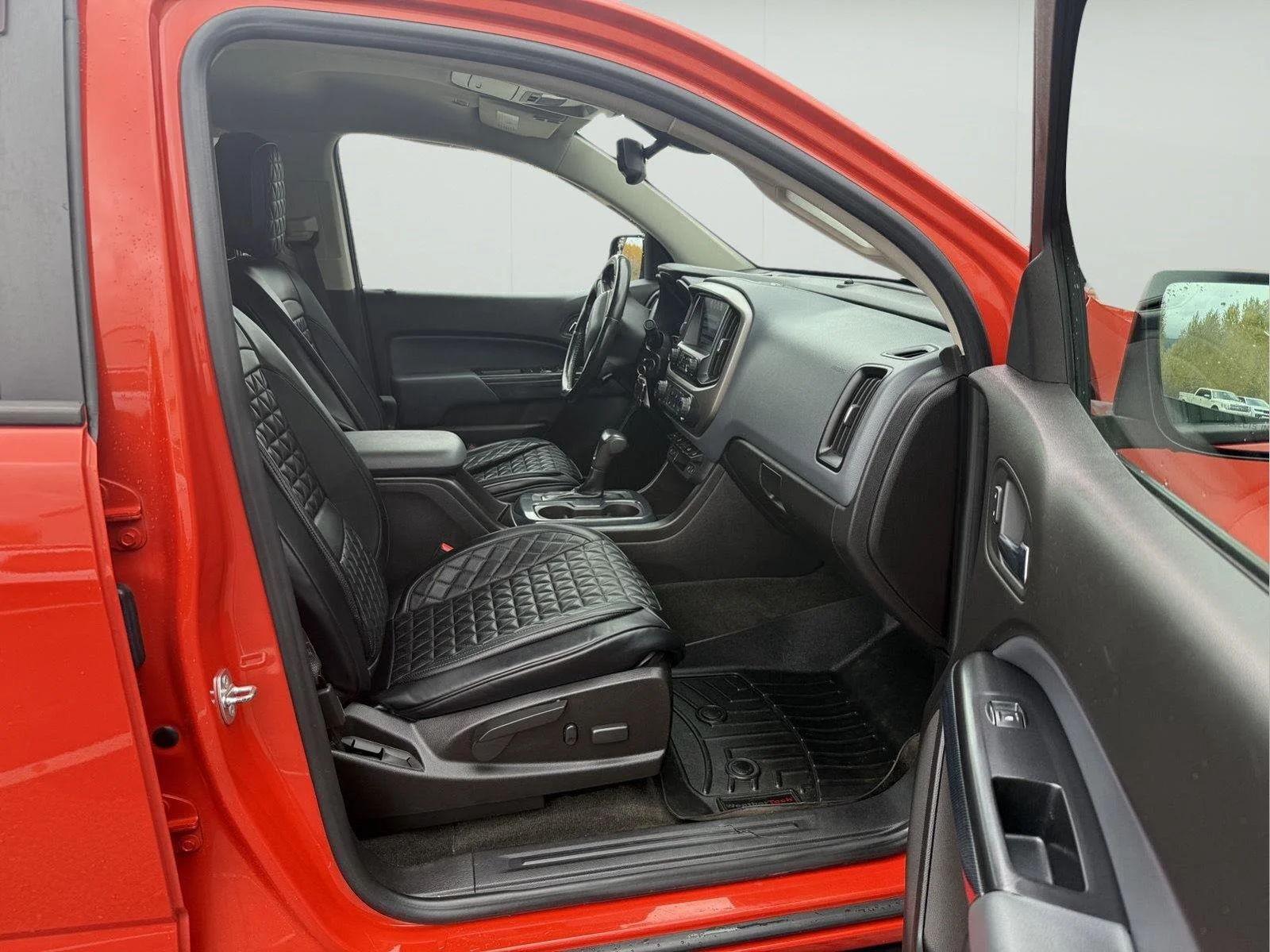 Used 2016 INFERNO ORANGE METALLIC Chevrolet 4WD Z71 image 14