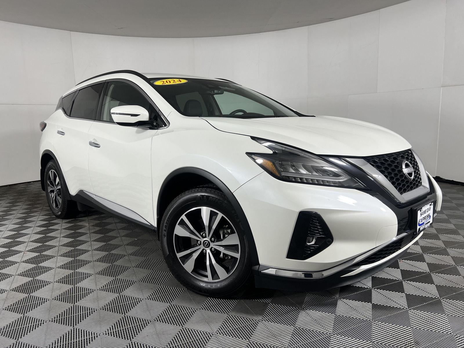 Used 2024 Pearl White Tricoat Nissan SV image 37