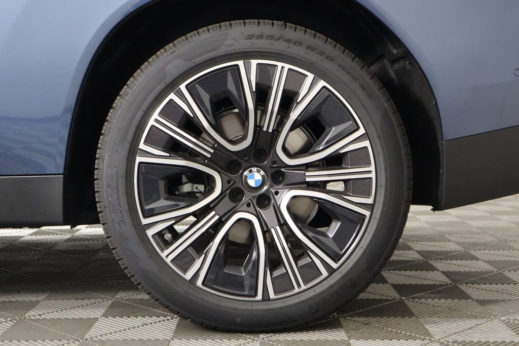 New 2026 Arctic Race Blue metallic BMW 30 xDrive image 10