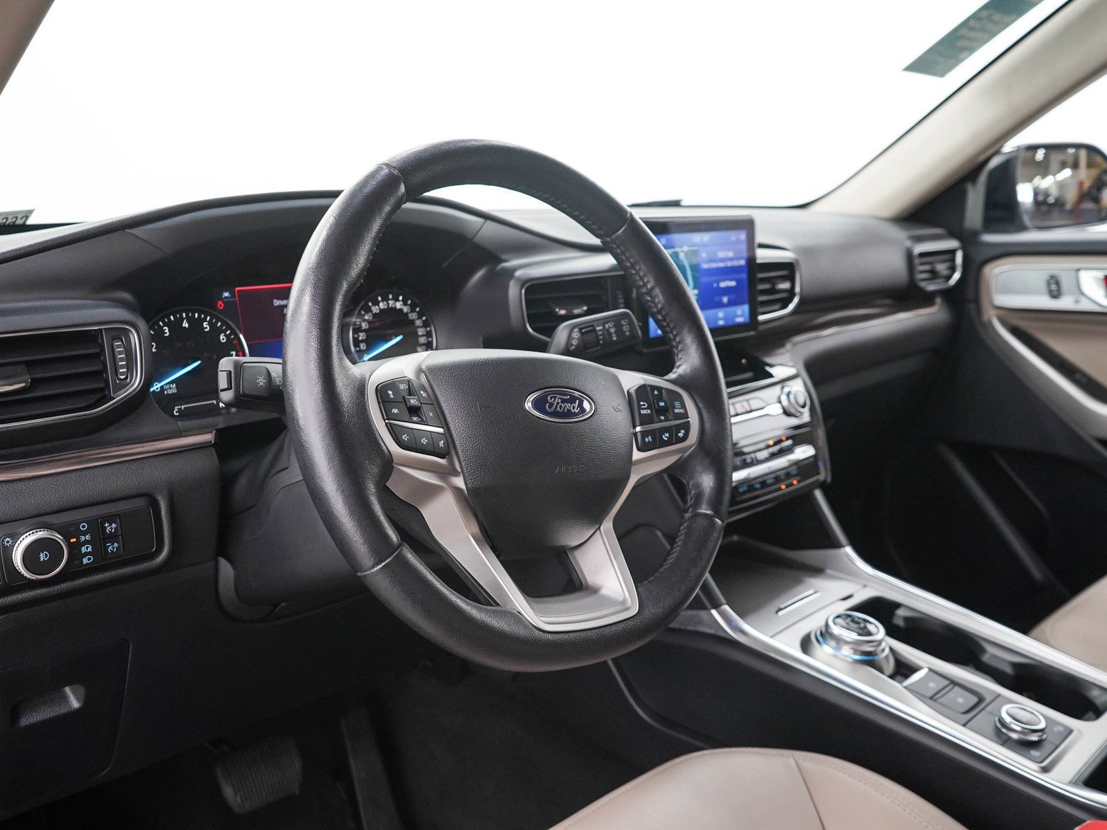 Used 2023  Ford Limited 4WD image 27