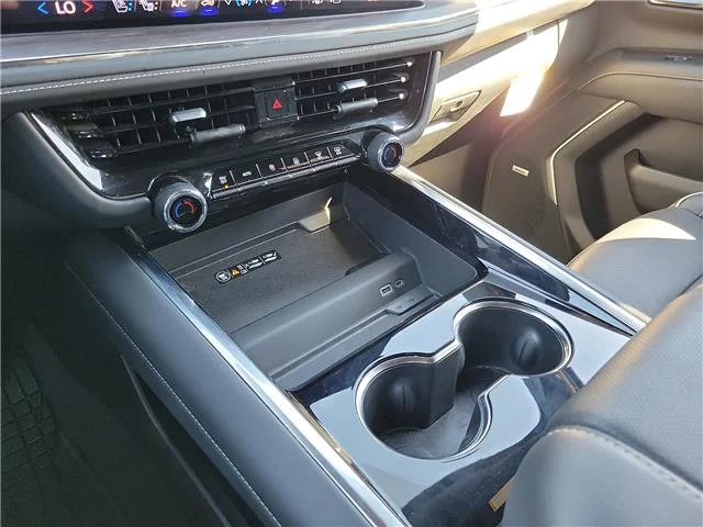 Used 2025 Black Chevrolet Premier 4x2 image 17