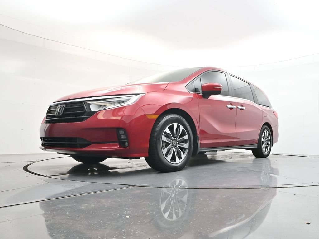 Used 2023 Modern Steel Metallic Honda EX-L image 30