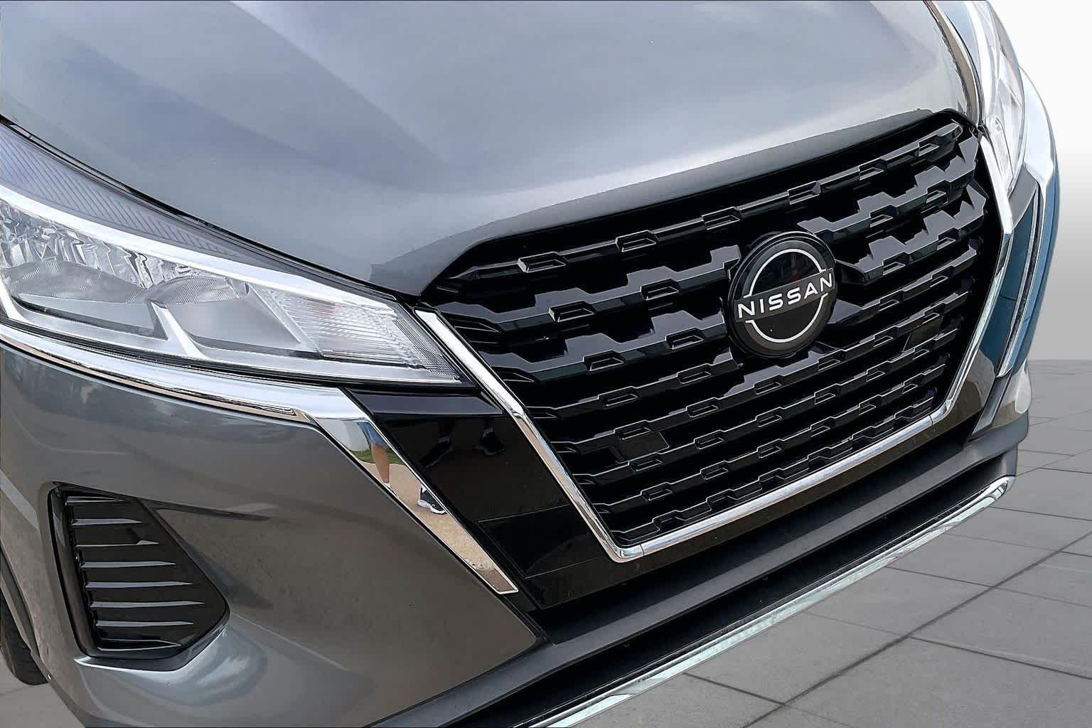Used 2024 Gun Metallic Nissan SV image 26