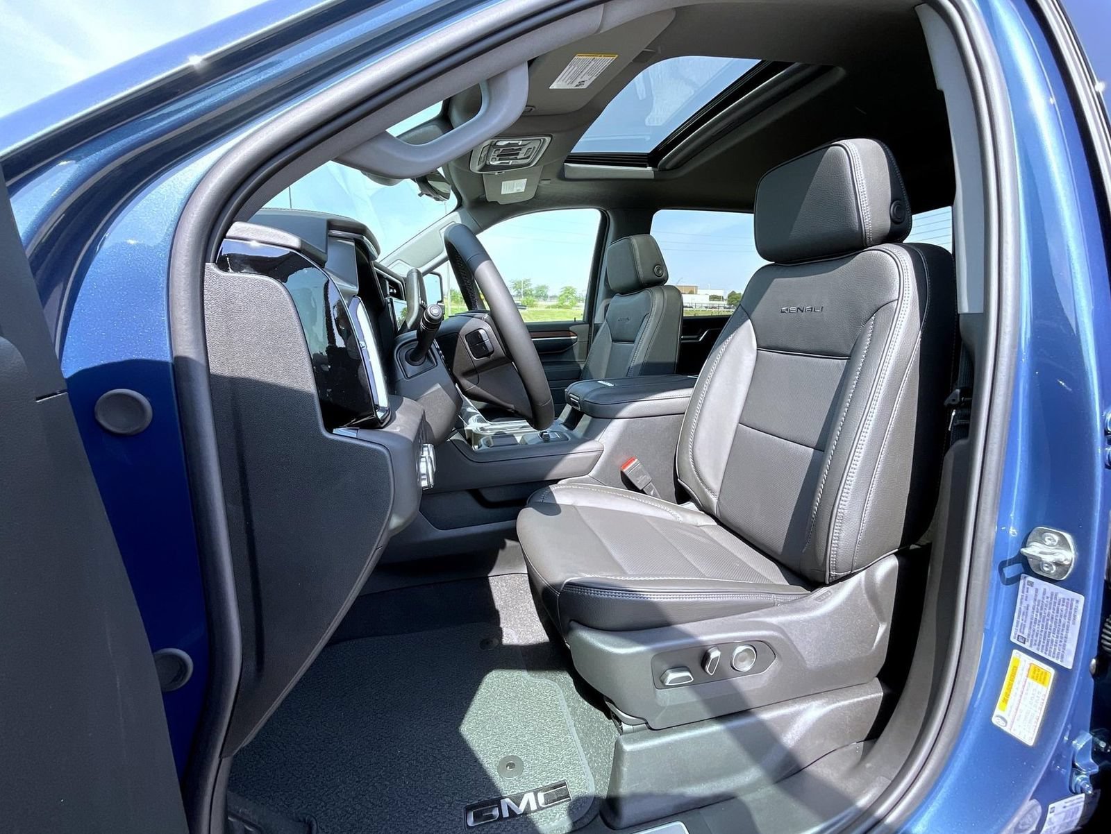 2026 GMC Sierra 2500HD Denali - Photo 10