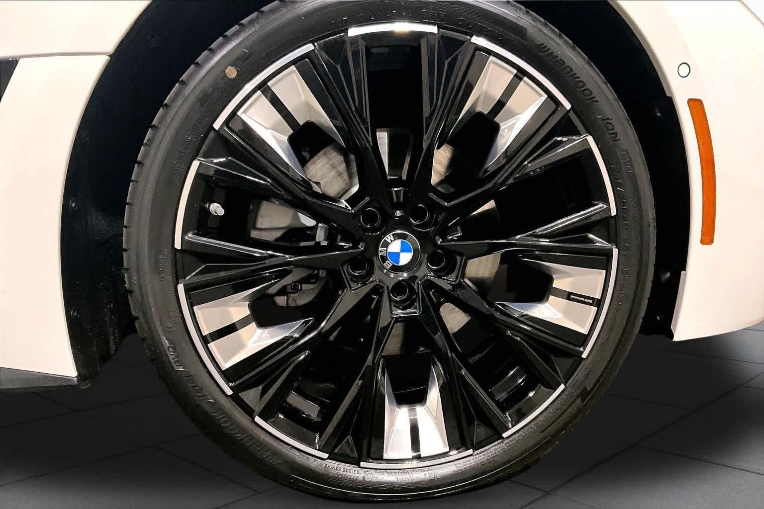 New 2026 Alpine White BMW 430i xDrive image 17