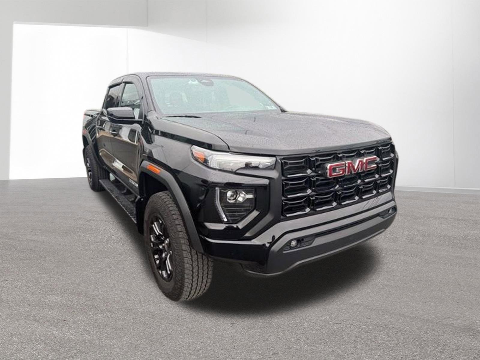 Used 2024 Onyx Black GMC 4WD Elevation image 26