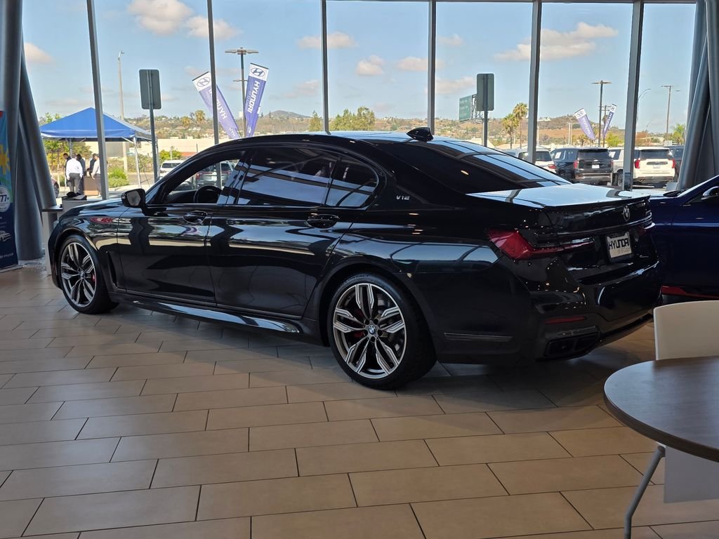 2021 BMW 7 Series M760i - Photo 46