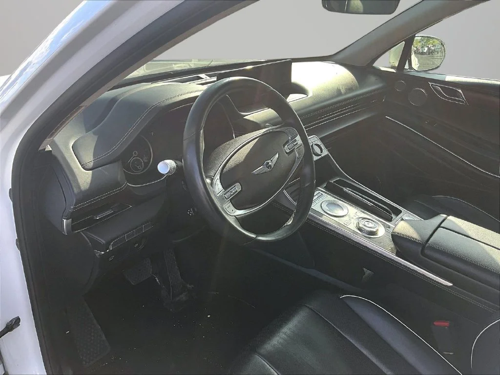 Used 2021 White Genesis 2.5T image 12