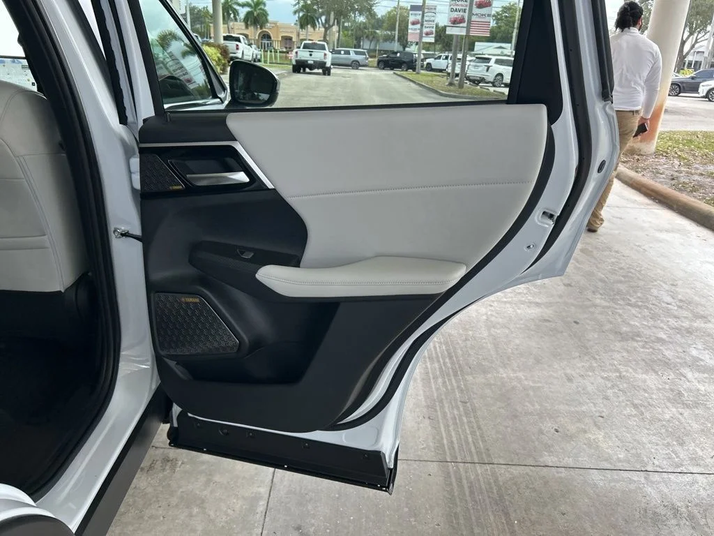 New 2026 White Mitsubishi SE 1.5T 2WD image 30