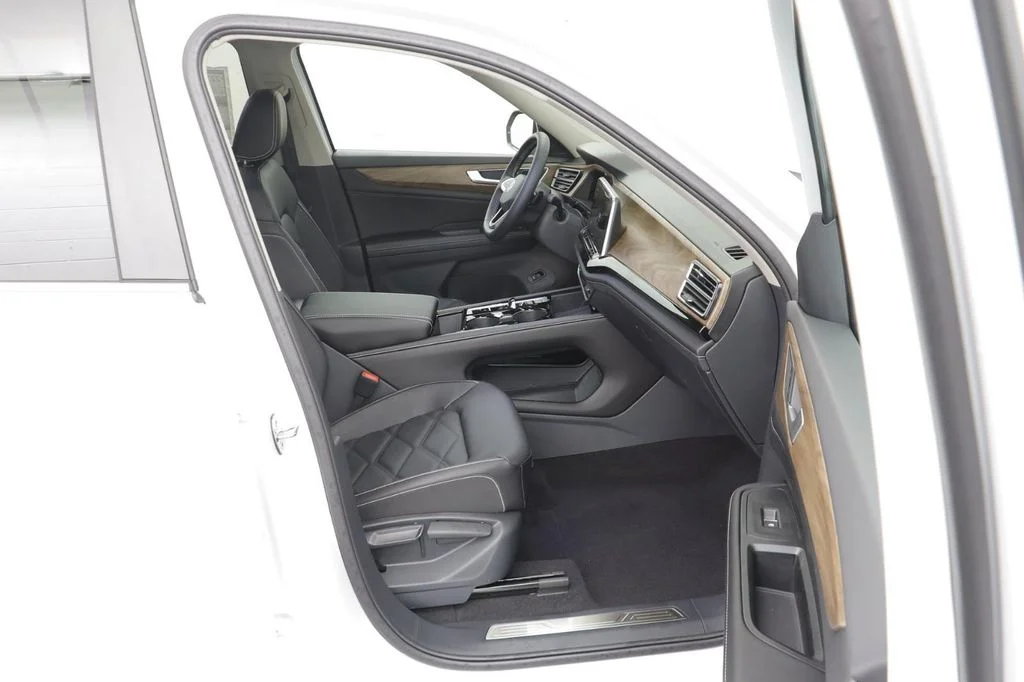 New 2026 Opal White Volkswagen SE w/Technology image 20
