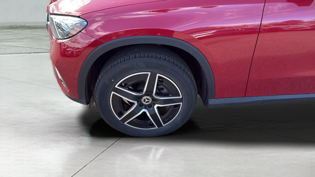 Used 2026 Red Mercedes-Benz GLC 300 image 9