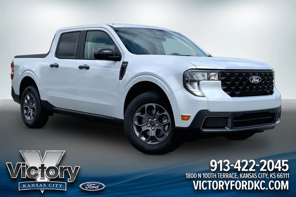 New 2026 Space White Metallic Ford XLT image 8