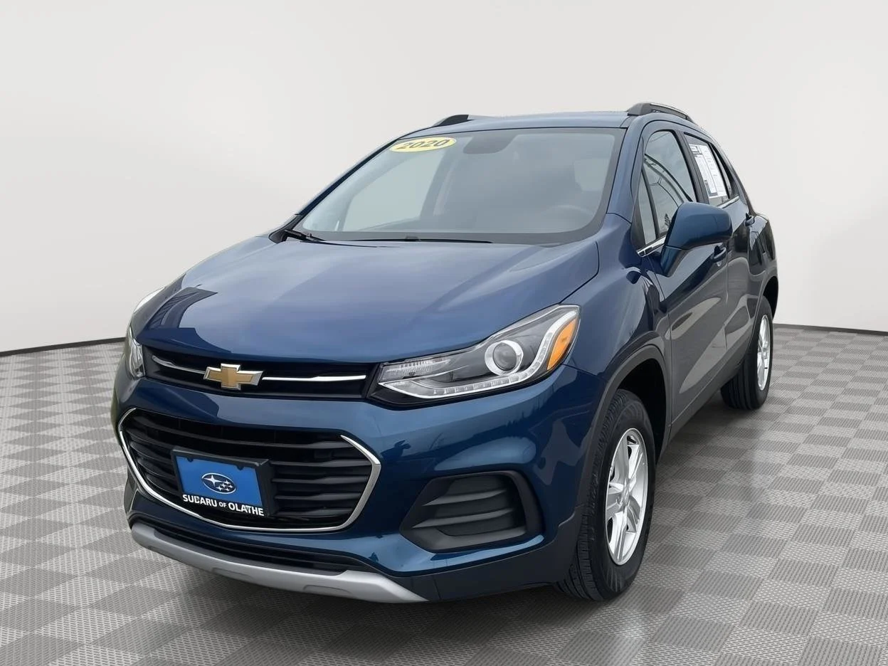 Used 2020 Pacific Blue Metallic Chevrolet LT image 4