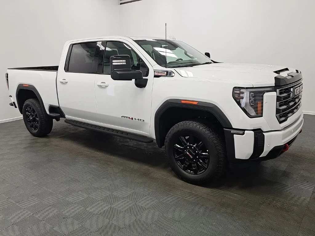 2025 GMC Sierra 4WD Crew Cab Standard Box AT4's photo