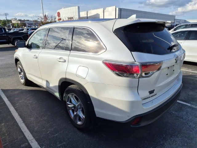 Used 2016 Blizzard Pearl Toyota Limited Platinum V6 image 2