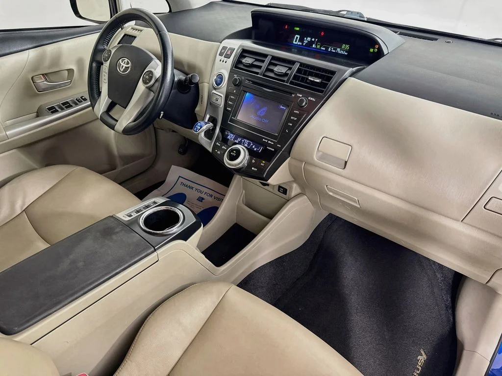 Used 2013 Blue Toyota Five image 32