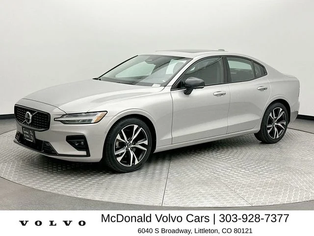 2024 Volvo S60 B5 Plus Dark Theme