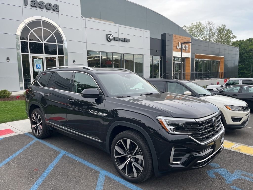 2025 Volkswagen Atlas 2.0T SEL Premium R-Line 4MOTION's photo