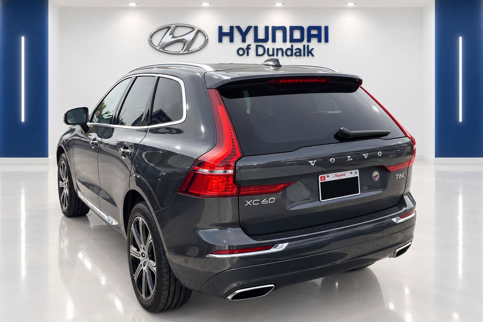 Used 2018 Green Volvo T6 Inscription image 2