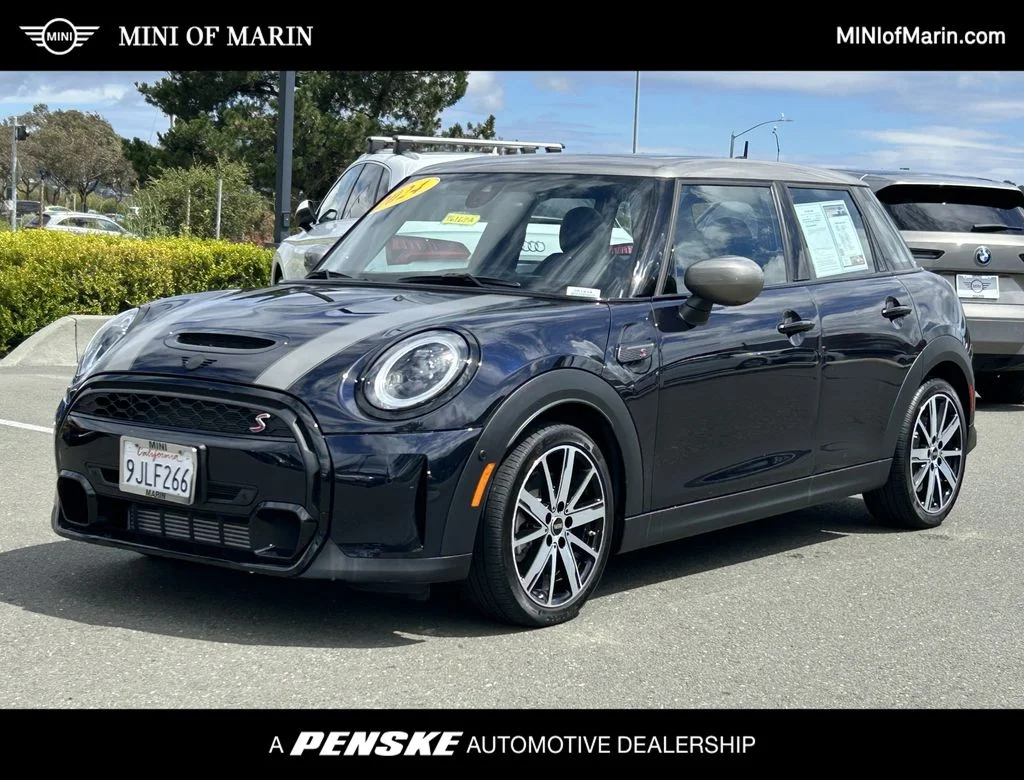 2024 MINI Hardtop Cooper S's photo