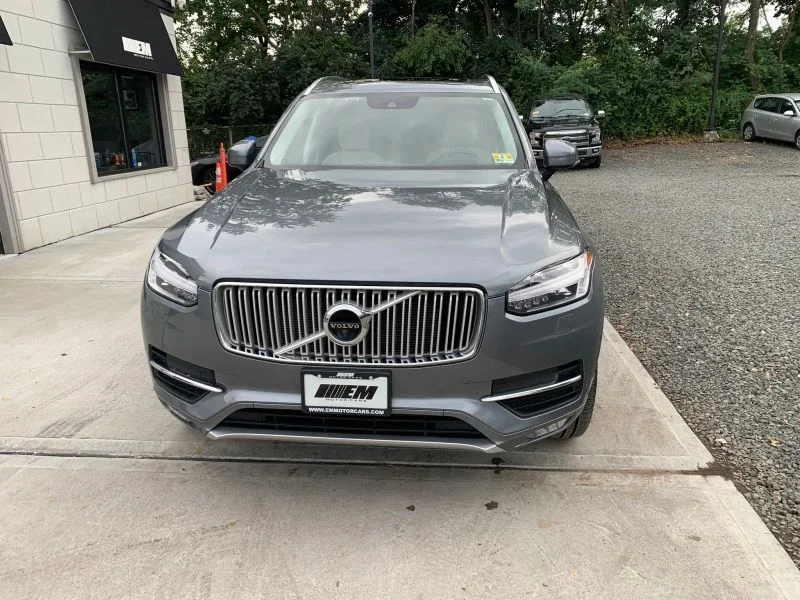 Used 2019 Gray Volvo T6 Inscription Sport Utility 4D image 16