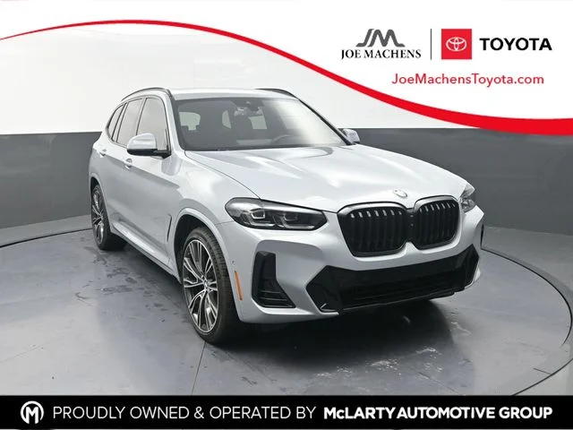 Used 2024 Gray BMW xDrive30i image 1