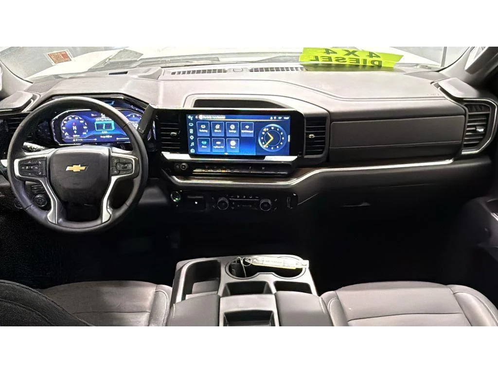 Used 2025 Summit White Chevrolet LT image 34