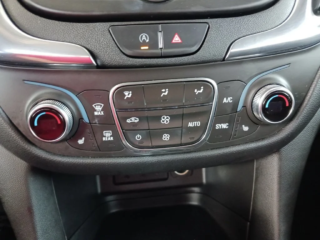 Used 2023 SUMMIT WHITE Chevrolet LT image 24