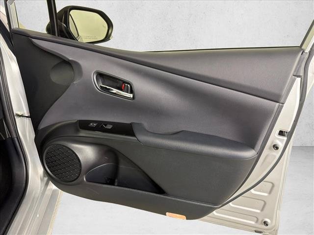 Certified Used 2022 CLASSIC SILVER METALLIC Toyota  image 14