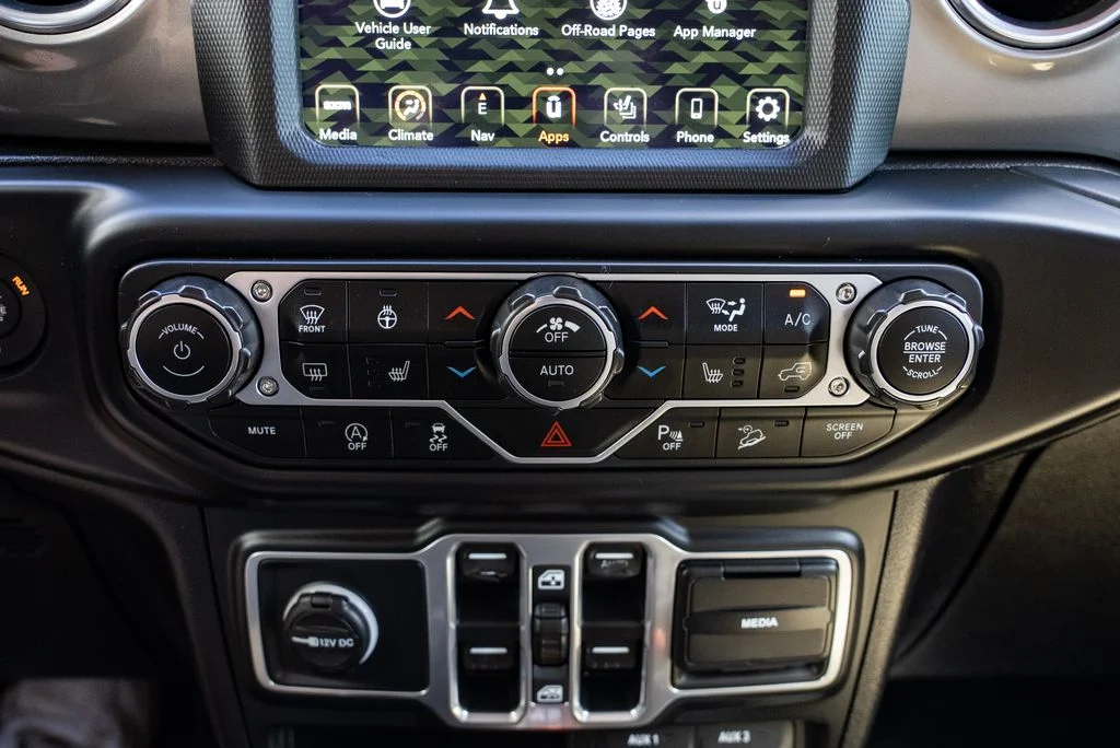 Used 2018 Red Jeep Unlimited Sahara image 20