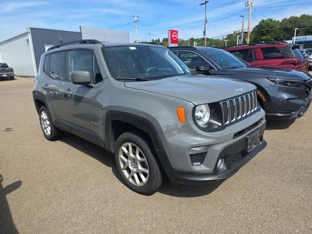 Used 2021 Gray Jeep Latitude image 4